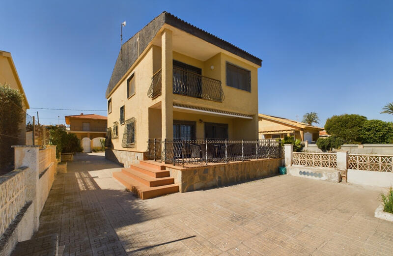 Adosado en venta en Los Urrutias, Murcia