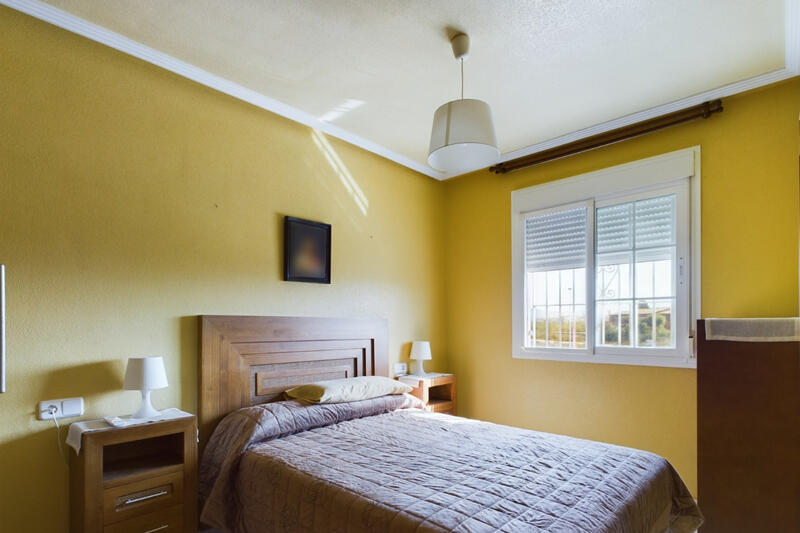 3 slaapkamer Gezinswoning Te koop