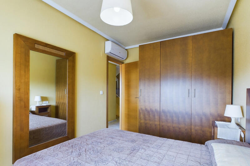 3 slaapkamer Gezinswoning Te koop