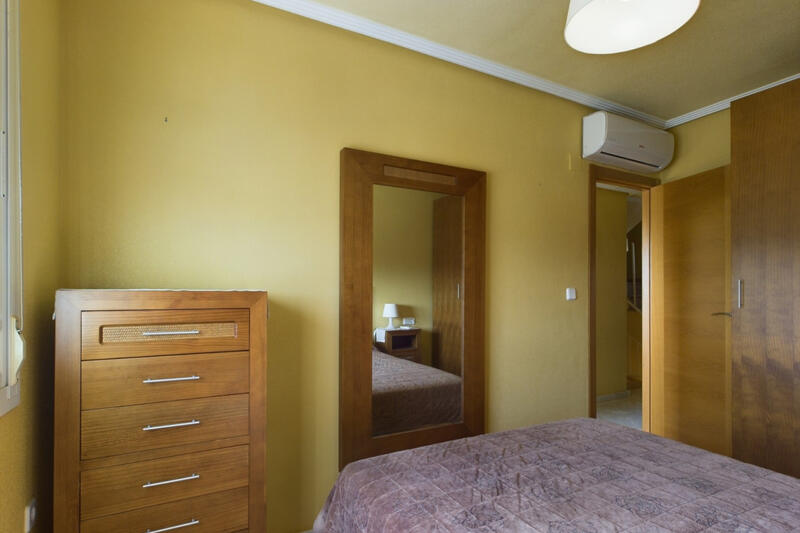 3 slaapkamer Gezinswoning Te koop