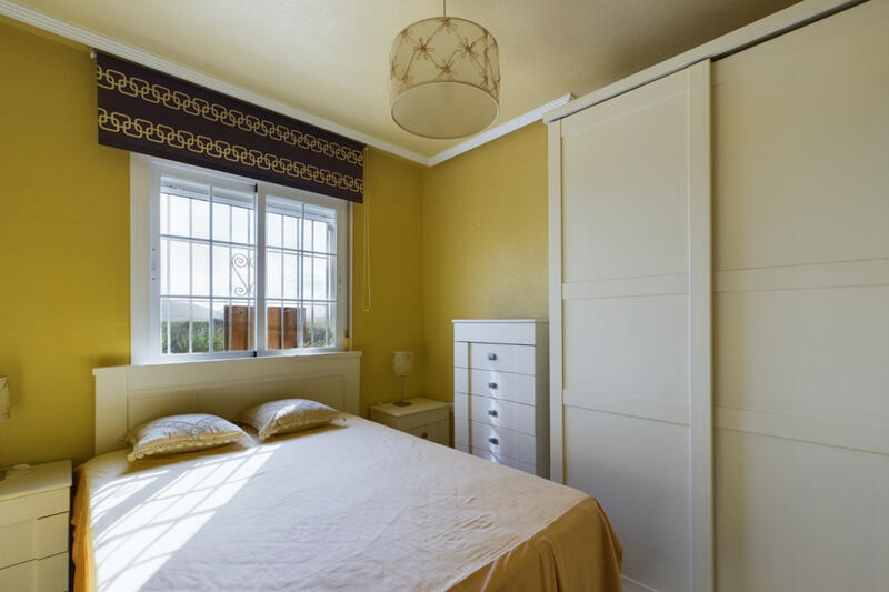 3 slaapkamer Gezinswoning Te koop