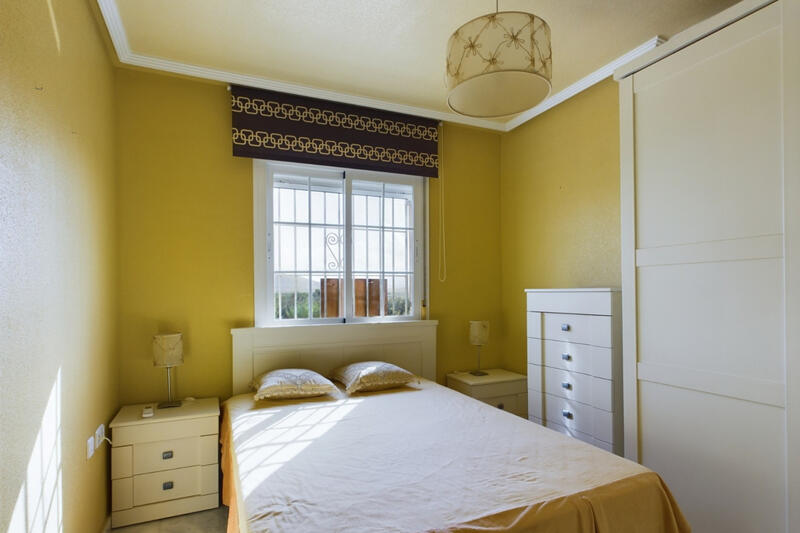 3 slaapkamer Gezinswoning Te koop