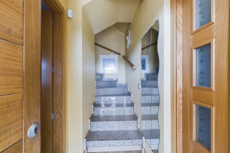 3 slaapkamer Gezinswoning Te koop
