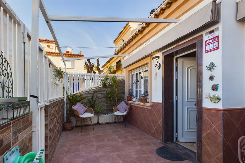4 slaapkamer Gezinswoning Te koop