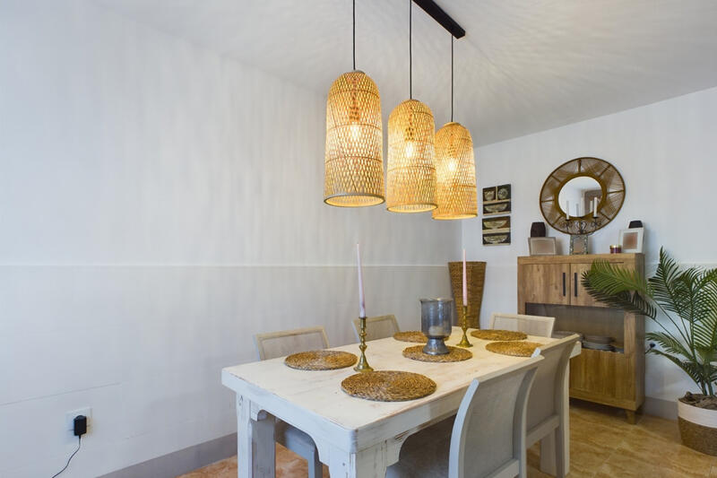 4 slaapkamer Gezinswoning Te koop