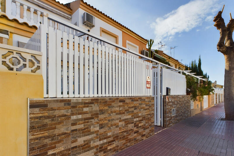 4 slaapkamer Gezinswoning Te koop