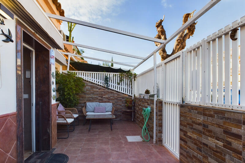 4 slaapkamer Gezinswoning Te koop