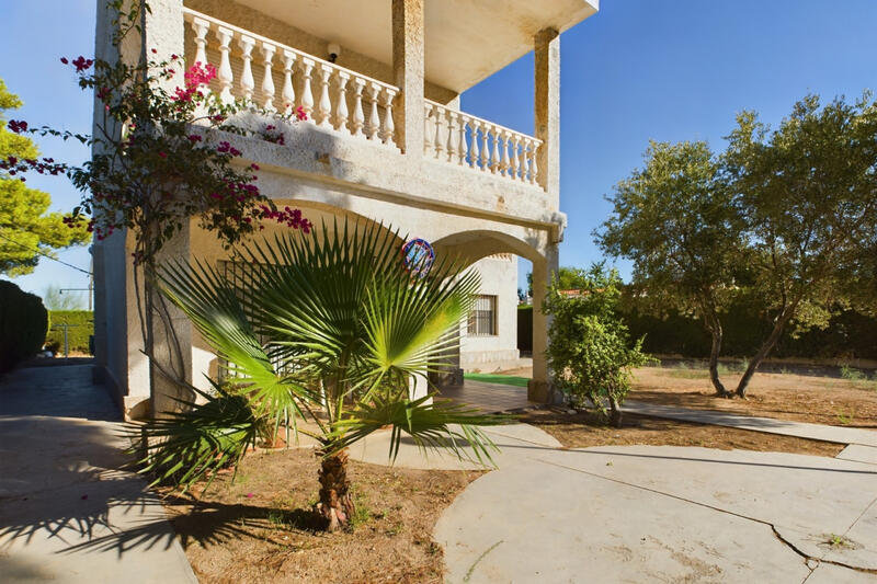 4 Cuarto Villa en venta