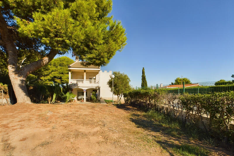 4 Cuarto Villa en venta