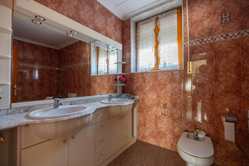 6 Schlafzimmer Villa zu verkaufen