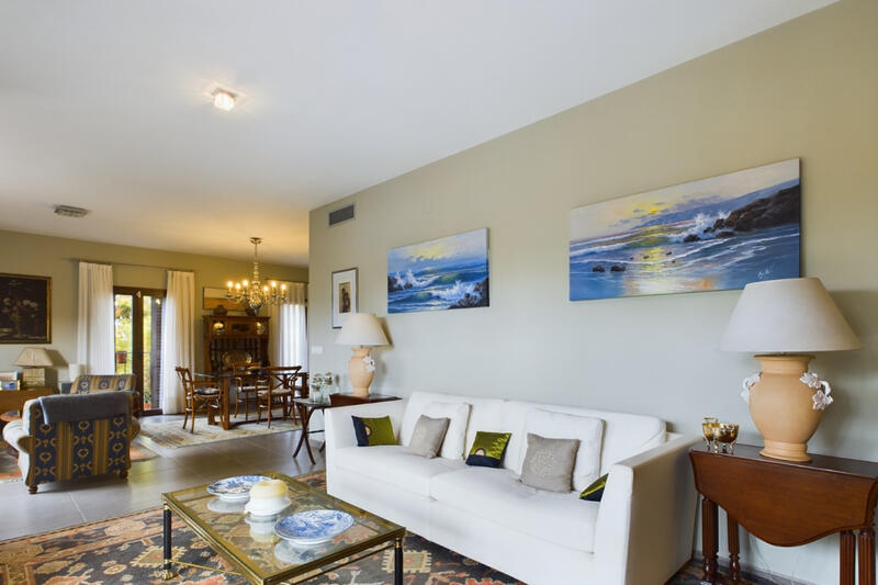 6 Cuarto Villa en venta