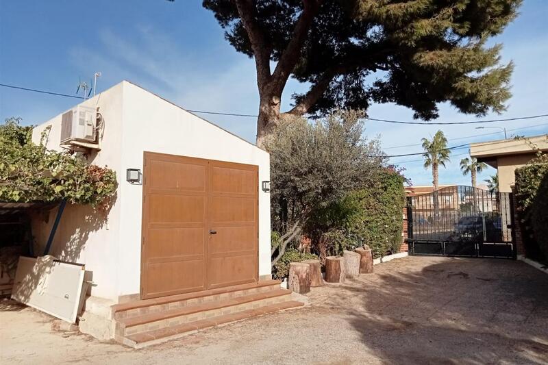 6 Cuarto Villa en venta