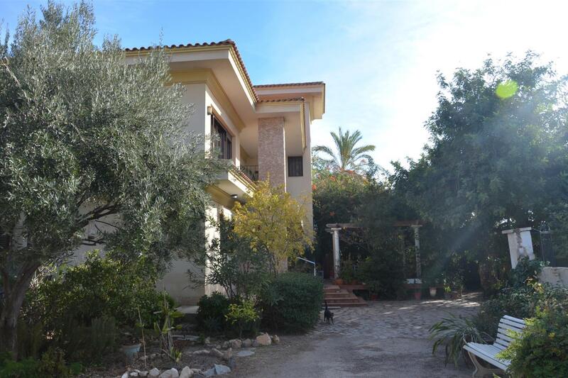 6 Cuarto Villa en venta
