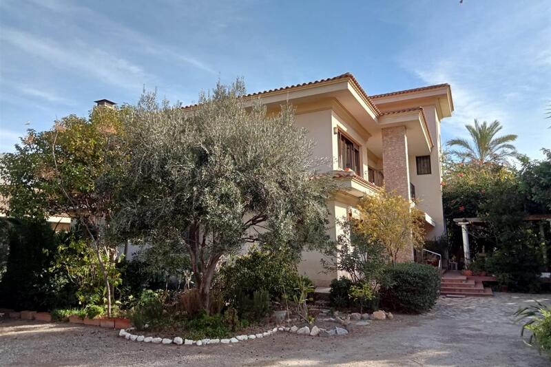 6 Cuarto Villa en venta