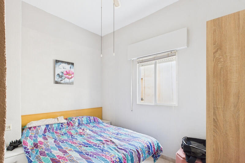 2 slaapkamer Gezinswoning Te koop
