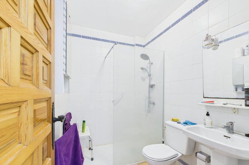 2 slaapkamer Gezinswoning Te koop