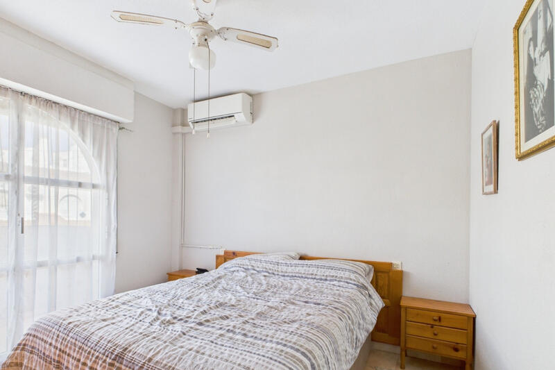 2 slaapkamer Gezinswoning Te koop