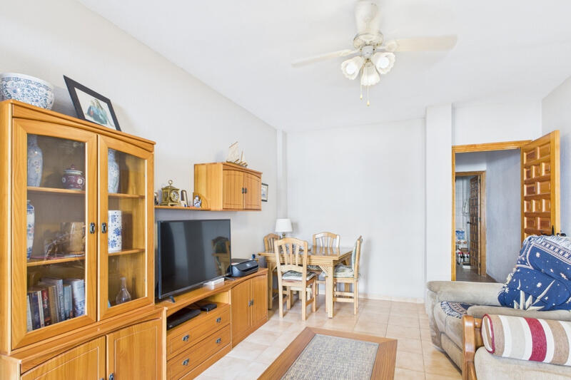 2 slaapkamer Gezinswoning Te koop