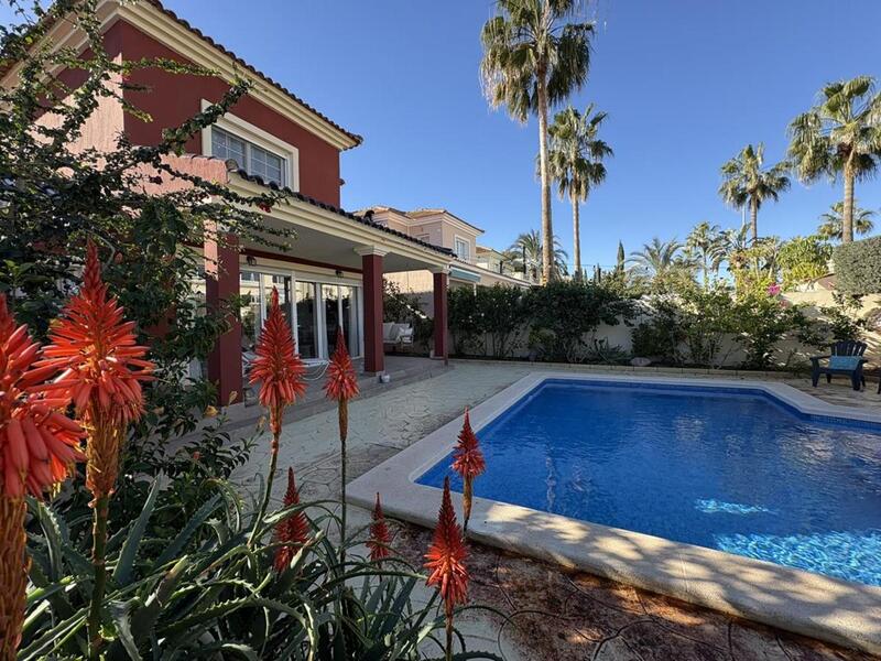 Villa til salgs i Campo de Golf, Murcia