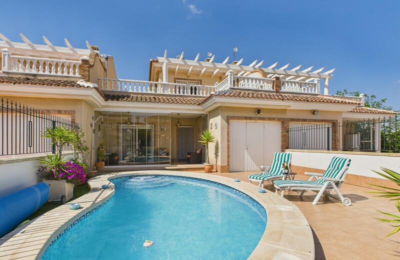 Villa til salg i Los Alcazares, Murcia
