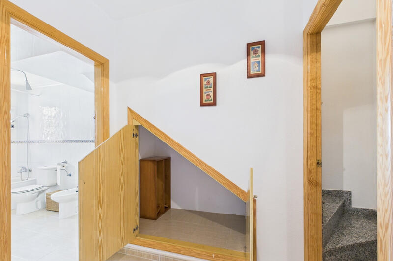 4 slaapkamer Gezinswoning Te koop