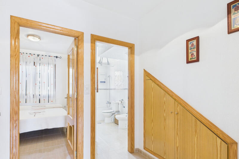 4 slaapkamer Gezinswoning Te koop