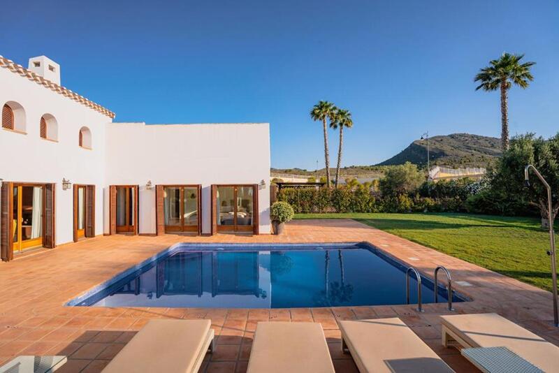 5 bedroom Villa for sale