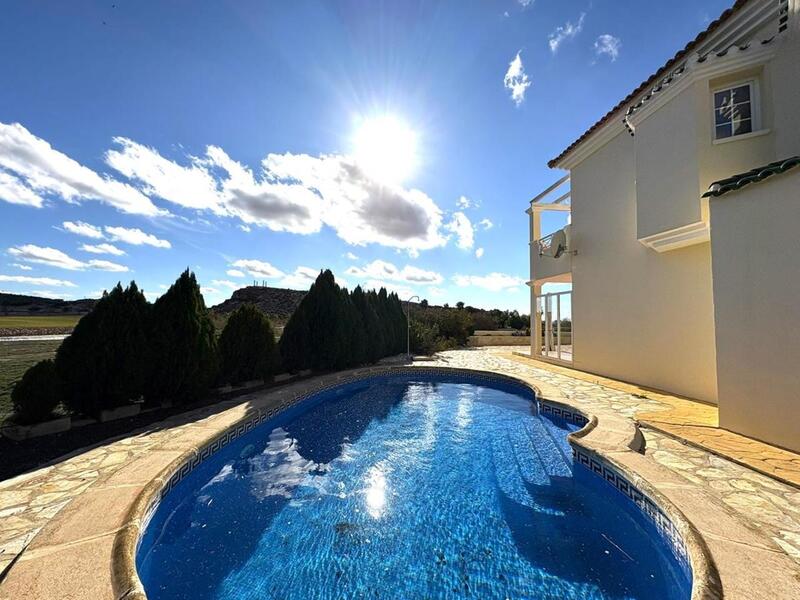 3 Cuarto Villa en venta