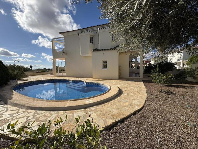 3 Cuarto Villa en venta