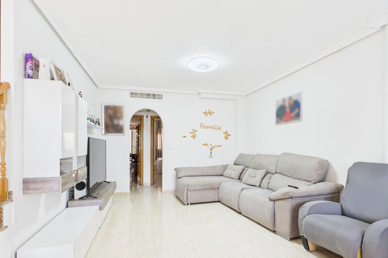 4 bedroom Townhouse for sale