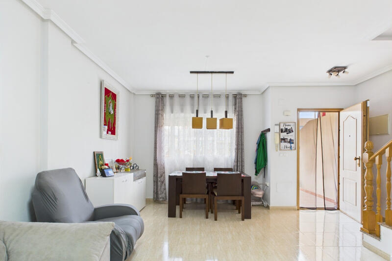 4 bedroom Townhouse for sale