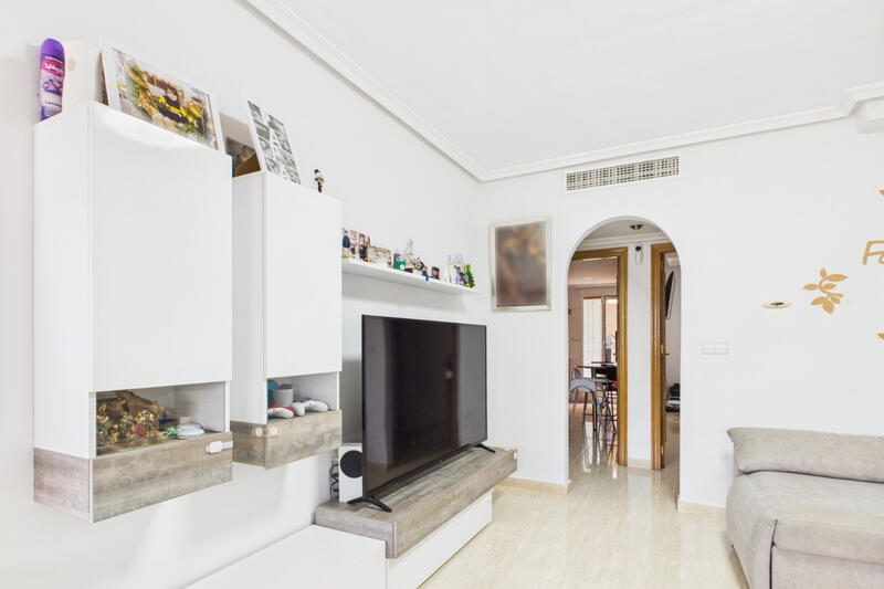 4 bedroom Townhouse for sale