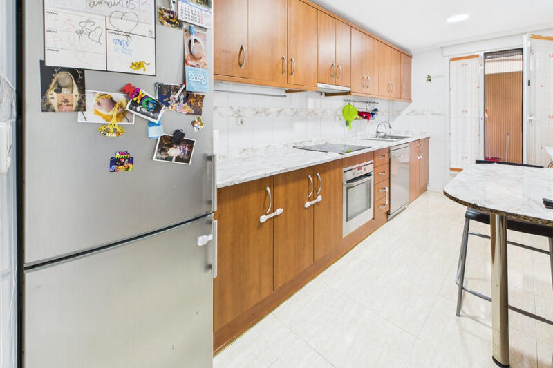 4 bedroom Townhouse for sale