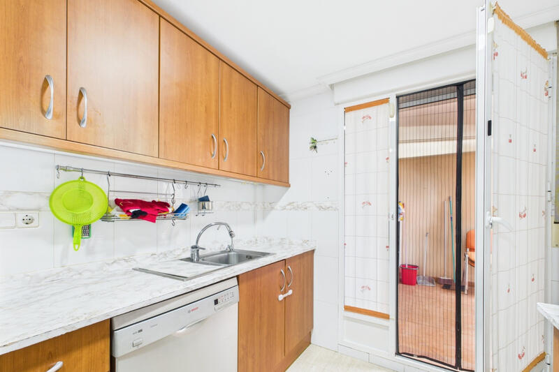 4 bedroom Townhouse for sale