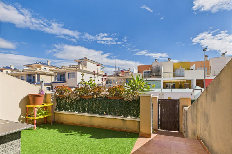 4 bedroom Townhouse for sale