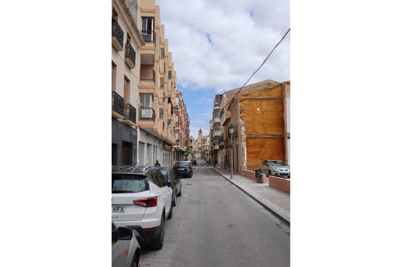6 bedroom Apartment for sale