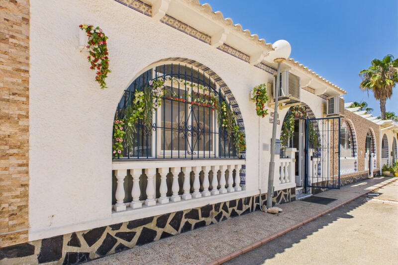 2 bedroom Villa for sale