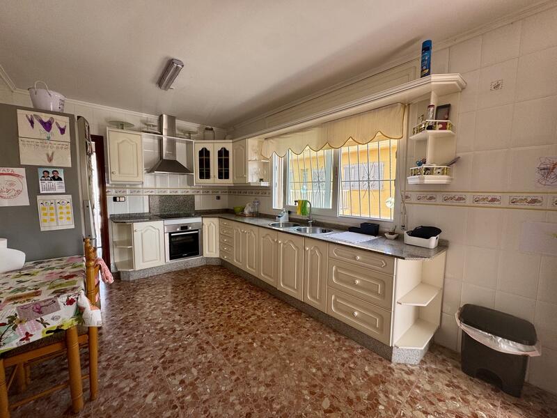 5 bedroom Villa for sale