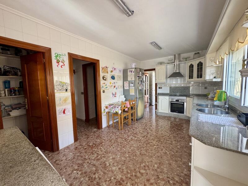 5 bedroom Villa for sale