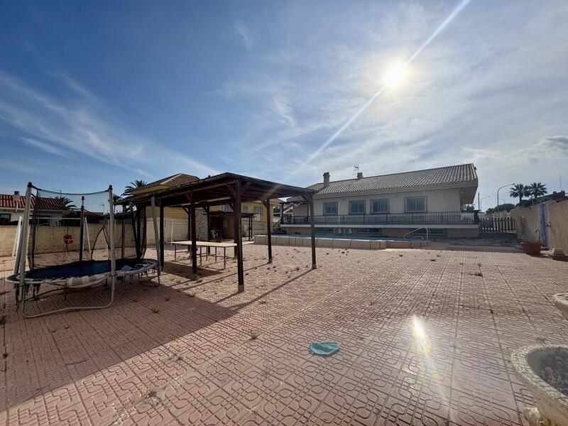 5 bedroom Villa for sale