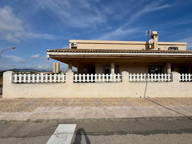 5 bedroom Villa for sale