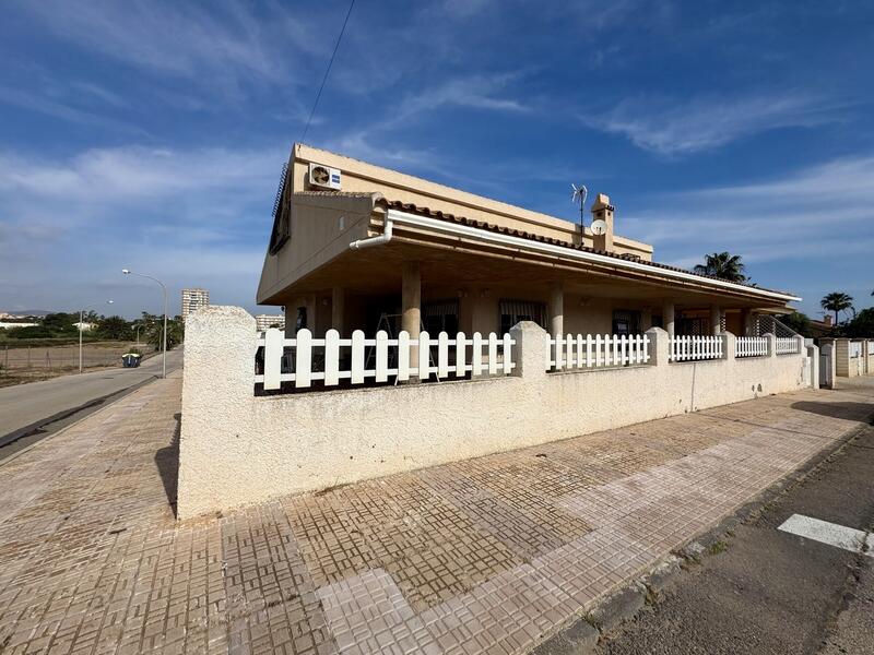 5 bedroom Villa for sale