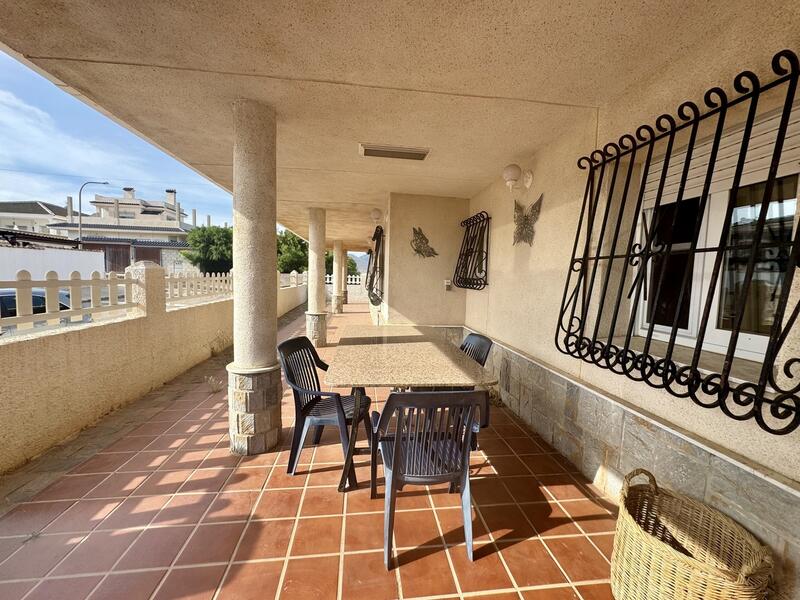5 bedroom Villa for sale
