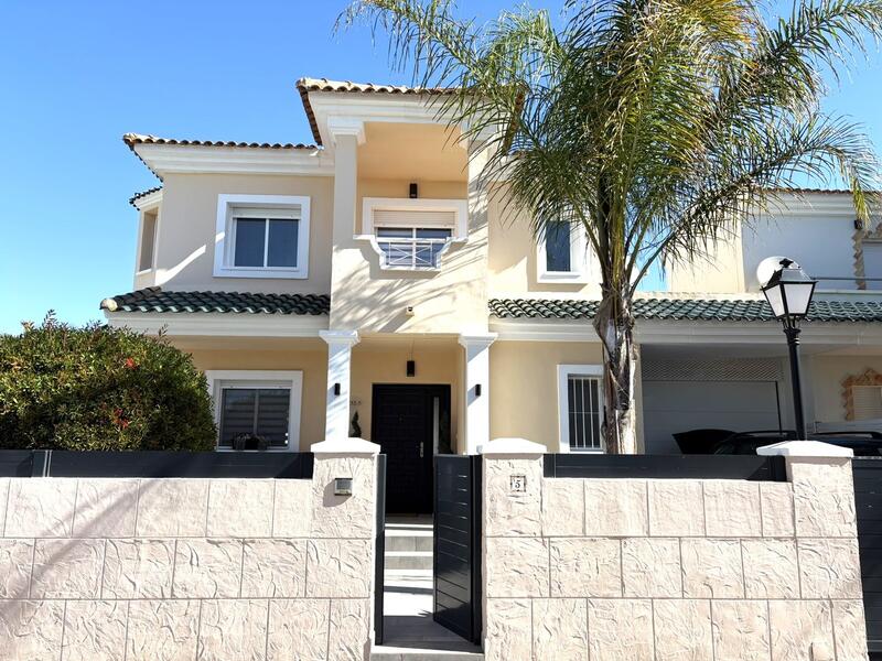 2 Cuarto Villa en venta