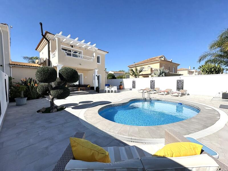 2 Cuarto Villa en venta