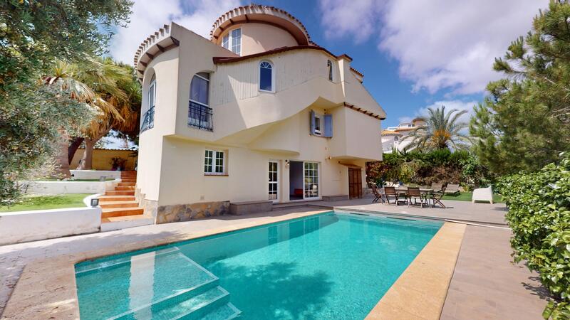 Villa til salg i Orihuela Costa, Alicante