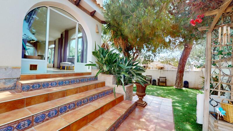 5 спальная комната вилла продается