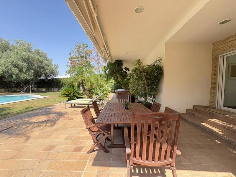 4 Cuarto Villa en venta