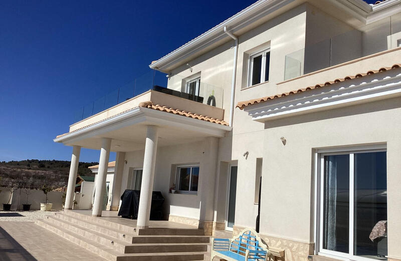 Villa till salu i Pinoso, Alicante