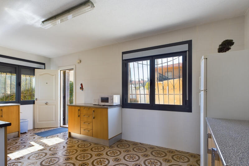 4 slaapkamer Gezinswoning Te koop